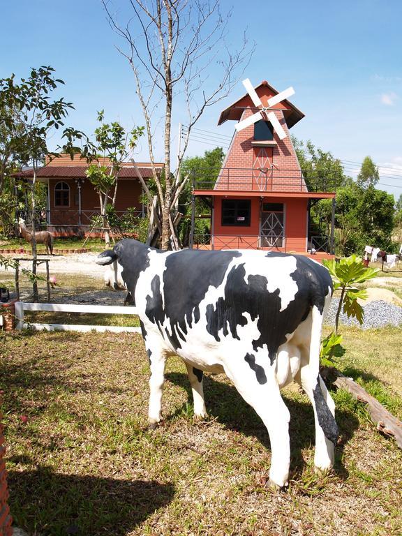 Cowboy Farm Resort Pattaya Ban Huai Yai Exterior foto