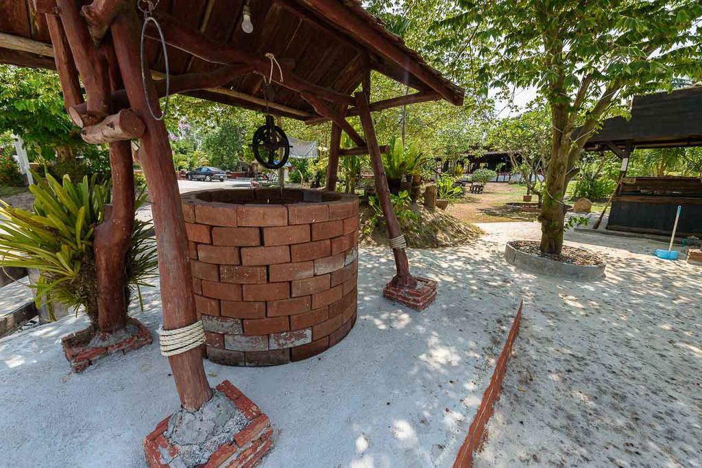 Cowboy Farm Resort Pattaya Ban Huai Yai Exterior foto